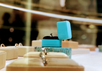 Người giàu nhất thế giới khai trương cửa hàng tại Việt Nam