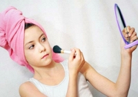 Có nên sử dụng mỹ phẩm cho trẻ sớm?