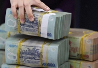 Lãi suất ngân hàng đầu tháng 5 tiếp tục giảm