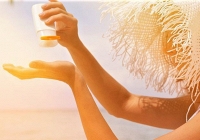 Càng dùng kem chống nắng càng đen da, nguyên nhân tại sao?