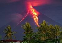 Philippines cảnh báo nguy cơ sức khỏe do khí độc từ núi lửa Mayon