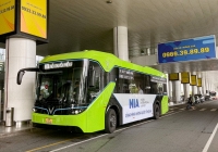 Sân bay Nội Bài chính thức sử dụng xe buýt điện VinBus vận chuyển hành khách miễn phí