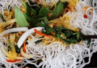 Món ngon mỗi ngày: Miến chiên giòn sốt tôm thịt