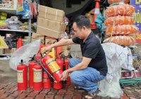 Xử lý nghiêm tình trạng găm hàng, thổi giá thiết bị cứu hỏa sau các vụ cháy