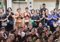 Người Hà Nội tưởng niệm 56 nạn nhân trong vụ cháy chung cư mini