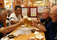 Cứ 10 người Nhật thì có 1 người trên 80 tuổi