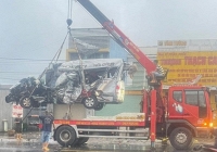 Va chạm giữa xe giường nằm Thành Bưởi và xe 16 chỗ, 9 người thương vong