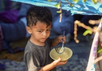 Một ngày của các gia đình trú ẩn ở Gaza: 'Cái chết từ từ'