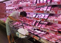 Sức mua thấp, giá thịt gà giảm mạnh