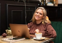 Những phụ nữ từ bỏ 'cuộc đua chuột' của công ty để trở thành 'Cô gái ốc sên'