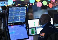Chứng khoán Mỹ tiếp tục thăng hoa, Dow Jones lập kỷ lục mới