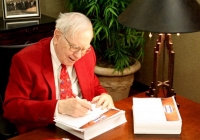 Tỷ phú Warren Buffett đã tặng gì cho người thân vào dịp Giáng sinh?