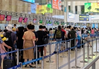 Đường sắt bán gần hết vé tàu Tết, hàng không tăng cường bay đêm