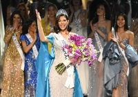 Nữ tỷ phú Thái Lan bán 50% cổ phần Miss Universe sau tuyên bố phá sản