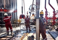 Fitch: Chính trị và địa chính trị là rủi ro hàng đầu đối với dầu và hàng hóa