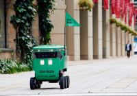 Uber Eats lần đầu giao hàng bằng robot tại Nhật Bản