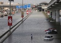 Lũ lụt ở Dubai đặt ra câu hỏi về việc gieo hạt trên đám mây 