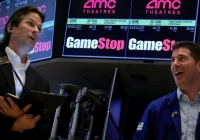 GameStop tăng vọt sau khi thu về 933 triệu USD từ việc bán cổ phiếu
