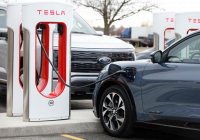 Tesla 'quay xe' tuyển dụng lại nhân viên từng bị cho nghỉ việc