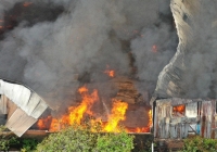 Cháy quán lẩu trên phố cổ Hà Nội, khói đen nghi ngút