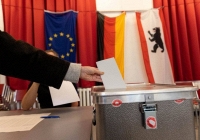 Đồng euro giảm sau bầu cử, chứng khoán Mỹ ổn định