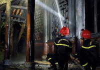 Ngôi chùa nổi tiếng ở Huế cháy dữ dội trong đêm