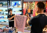 Du lịch tăng mạnh, Trung Quốc tìm cách tận dụng tiềm năng mua sắm miễn thuế