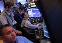 Lợi suất trái phiếu và USD giảm, Dow Jones đạt kỷ lục sau dữ liệu lạm phát của Mỹ 