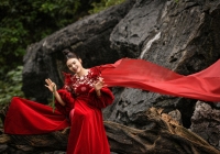 NSƯT Phạm Phương Thảo: Cha mẹ muốn tôi vuông tròn mọi bề 