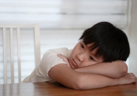 Nếu cha mẹ thường xuyên nói câu này, trí thông minh của con sẽ sụt giảm!