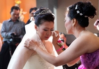 Che miệng cười sằng sặc khi thấy cô dâu ngã, chú rể bị hủy hôn ngay ở đám cưới 