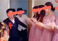 Chuyện thật như đùa: Chú rể hốt hoảng khi mở cửa nhìn thấy dàn phù dâu toàn là... người yêu cũ