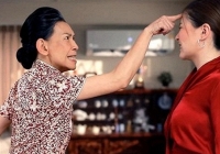 Cả gia đình đi du lịch nước ngoài, mẹ chồng yêu cầu riêng con dâu tự trả tiền và cái kết