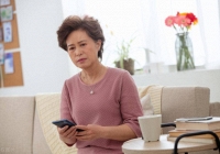 Mẹ chồng dọn đến nhà con trai ở, góp 5 triệu tiền sinh hoạt 1 tháng nhưng vẫn bị con dâu 'chơi xỏ'