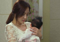 Ly hôn 7 tháng thì vợ cũ sinh con, người đàn ông vui mừng đến nhận và chết lặng vì sự thật sau đó