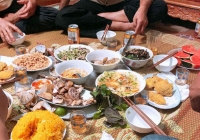 Mùng 2 Tết đến nhà người yêu ra mắt, cô gái “chạy mất dép” sau màn chào mừng đầy vô lý