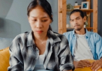 Đang thiếu tiền mua nhà thì chị chồng chủ động cho vay, đến khi đòi nợ, chị hỏi một câu mà tôi nghe như sét đánh ngang tai