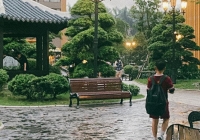 Bức ảnh của bà mẹ Hà Nội được chia sẻ 'rần rần' trên MXH: Ai cũng thắc mắc, đằng sau đứa trẻ này là kiểu bố mẹ nào?