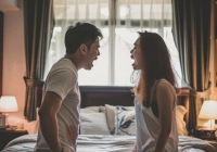 Nhìn góc bàn của con dâu, mẹ chồng nói một câu như tiếng chuông thức tỉnh con trai: Một đức tính của người vợ quyết định cả cuộc hôn nhân