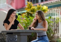 Yêu được người bạn trai thành đạt, tôi hí hửng vui mừng cho tới lần về thăm nhà anh, nghe chị hàng xóm tiết lộ bí mật mà lo sợ