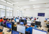 Đây là công việc có mức lương cực cao trong nhóm ngành Công nghệ thông tin, trên 8 năm kinh nghiệm lương 125 triệu đồng/tháng