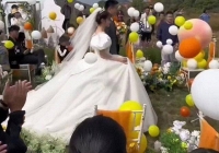 Nghe tin vợ cũ lấy người khuyết tật, tôi tò mò tới tận đám cưới xem thực hư và rồi phải xấu hổ ôm mặt đi về