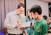 Trí tuệ nhân tạo 'xâm lấn', nhiều người đổ xô cho con học robot, thầy giáo nói: Đây mới là ngành học có thể 'đấu lại' máy móc