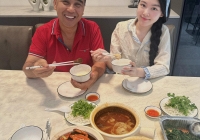 Người hâm mộ hỏi xin cách dạy con ngoan hiền, dịu dàng, bà xã Quyền Linh hé lộ bí quyết khiến ai cũng phải khen: Hay quá!