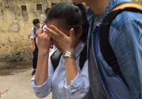 Nhiều phụ huynh Hà Nội hồi hộp, nín thở chờ đến mốc thời gian này: Liệu có 'phao cứu sinh' cho những em thiếu 0,25 điểm?