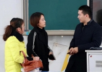 Nửa đêm nhận tin nhắn vỏn vẹn 2 câu của bố học sinh, cô giáo cảm động suýt khóc: Ngày nay có phụ huynh thế này hiếm lắm!