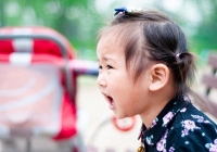 Cha mẹ dạy con tử tế trong 4 tình huống này chẳng khác nào 'hại' con