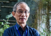 XÚC ĐỘNG: Thầy Nguyễn Xuân Khang - Hiệu trưởng trường Marie Curie nhận nuôi các bé sống sót sau trận lũ quét Làng Nủ đến năm 18 tuổi!