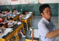 Quan điểm 'giáo viên thế hệ này có vẻ lười' gây tranh cãi dữ dội: Nghề làm dâu trăm họ, biết sao cho vừa lòng?