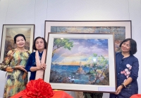 'Nghe vải kể chuyện' và hành trình 45 năm miệt mài cùng tranh cắt vải của nữ họa sĩ Thanh Thục